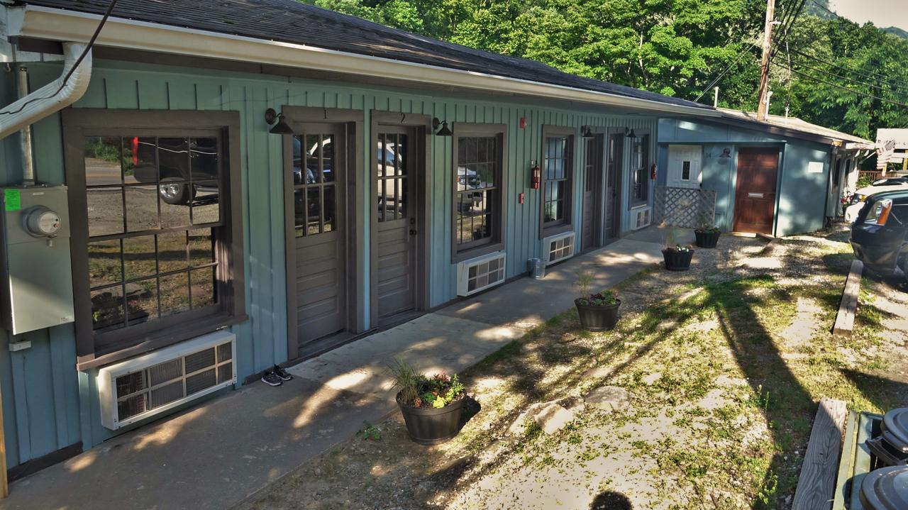 Riverside Lodge At 烟囱岩 外观 照片