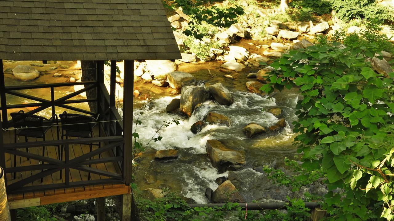 Riverside Lodge At 烟囱岩 外观 照片