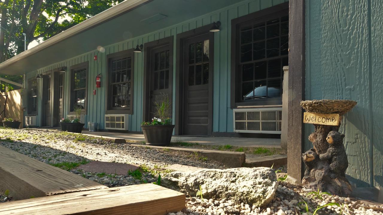 Riverside Lodge At 烟囱岩 外观 照片