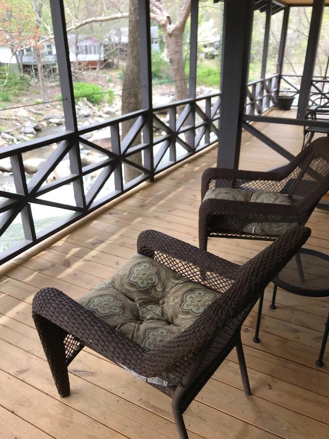 Riverside Lodge At 烟囱岩 外观 照片