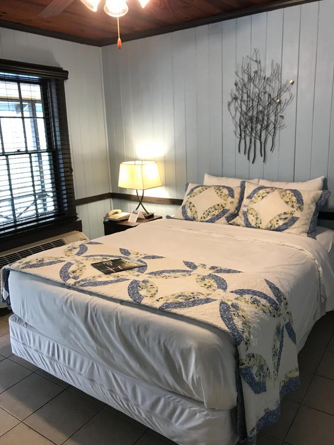 Riverside Lodge At 烟囱岩 外观 照片