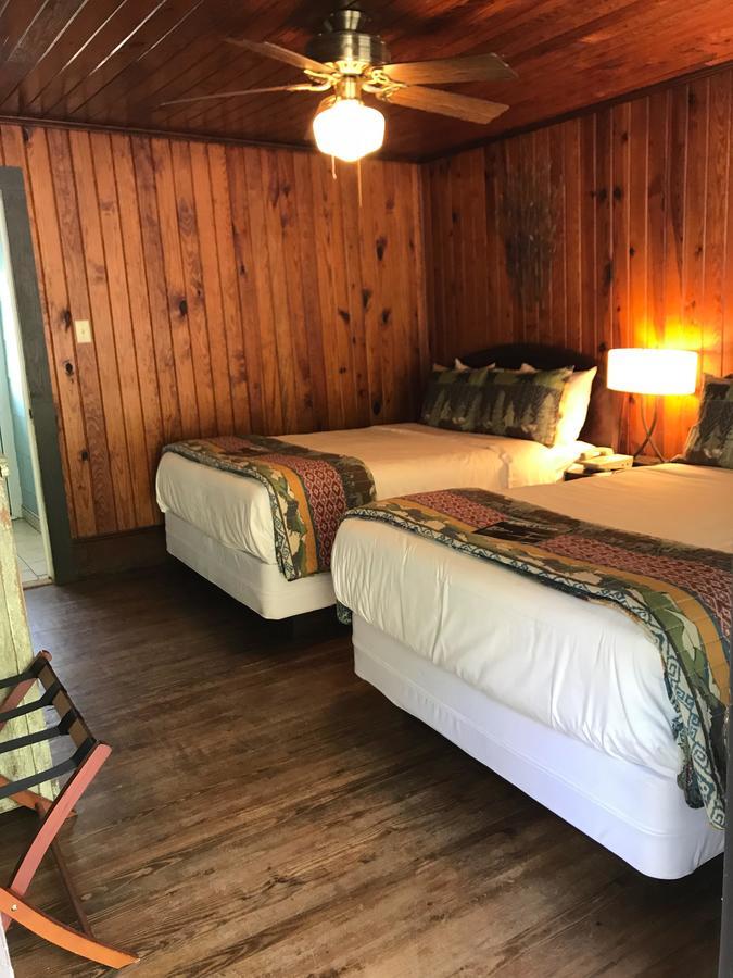 Riverside Lodge At 烟囱岩 外观 照片