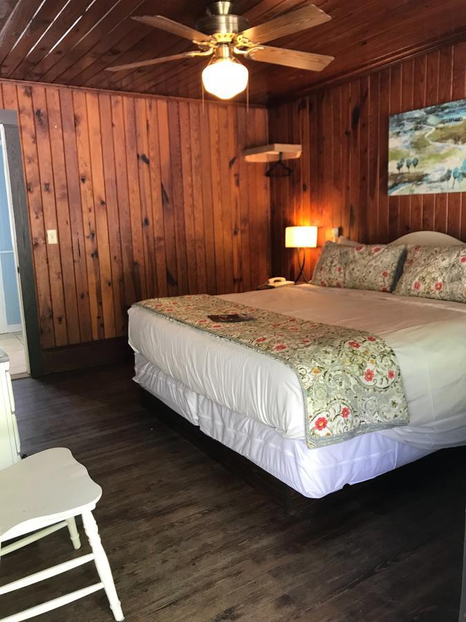 Riverside Lodge At 烟囱岩 外观 照片
